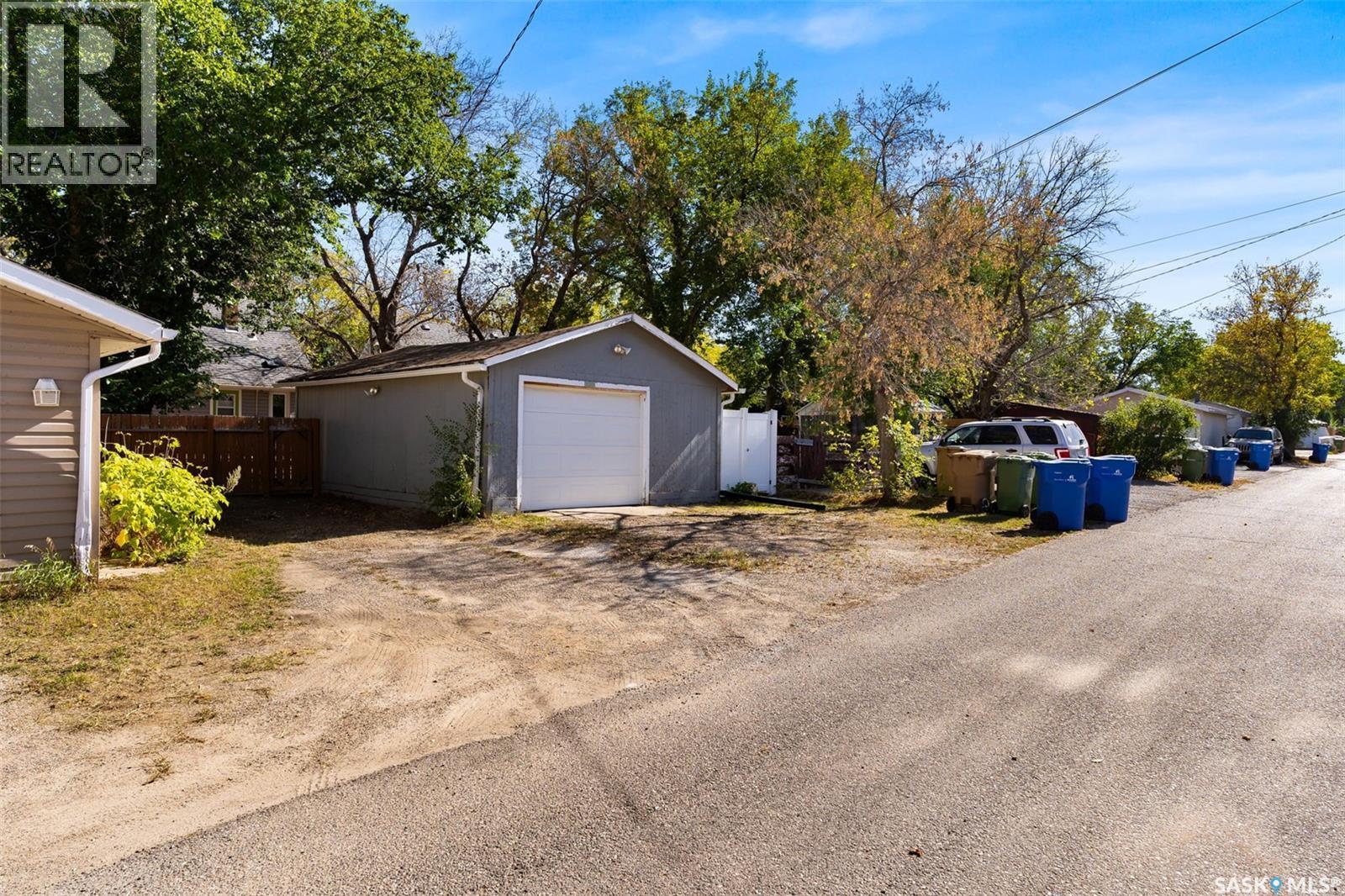 2822 Argyle Street, Regina, SK - Outdoor