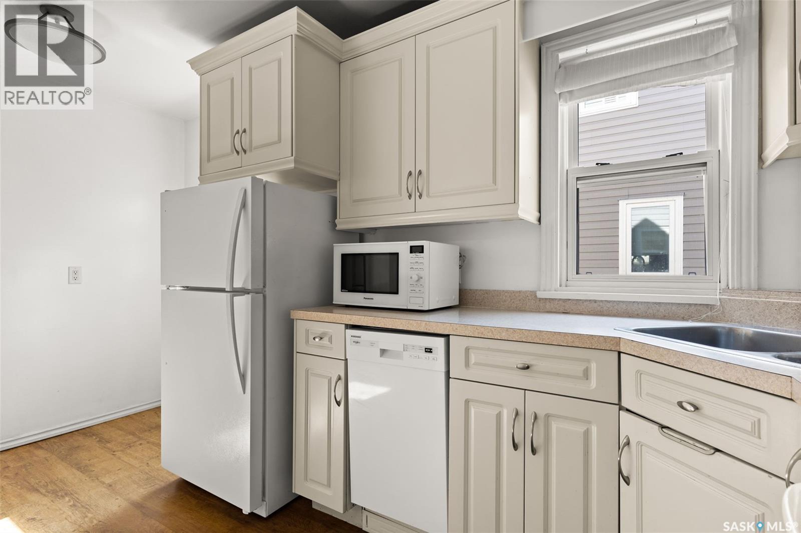 2822 Argyle Street, Regina, SK - Indoor Photo Showing Kitchen