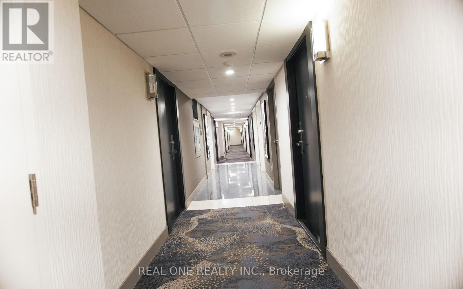 929 - 250 Wellington Street W, Toronto, ON - Indoor Photo Showing Other Room