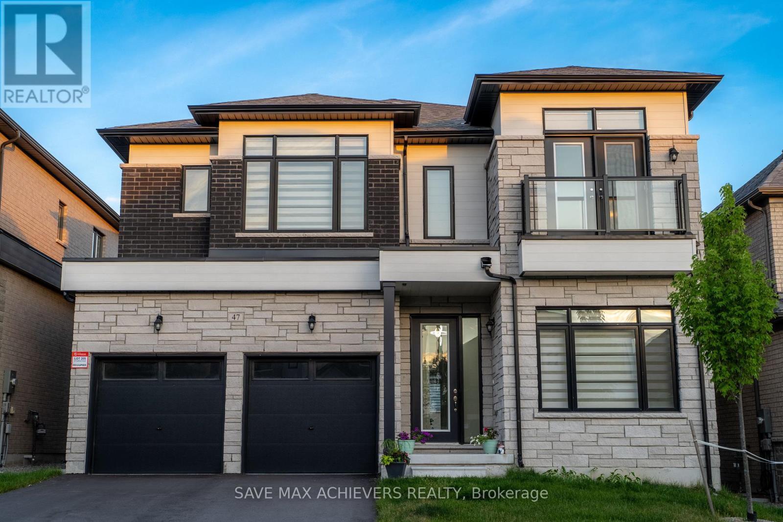 47 Daffodil Road, Springwater, ON - Outdoor With Facade