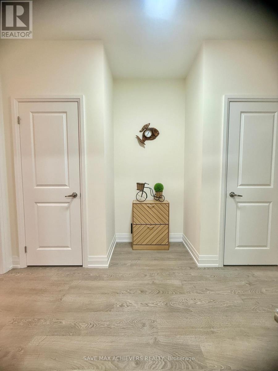 47 Daffodil Road, Springwater, ON - Indoor Photo Showing Other Room