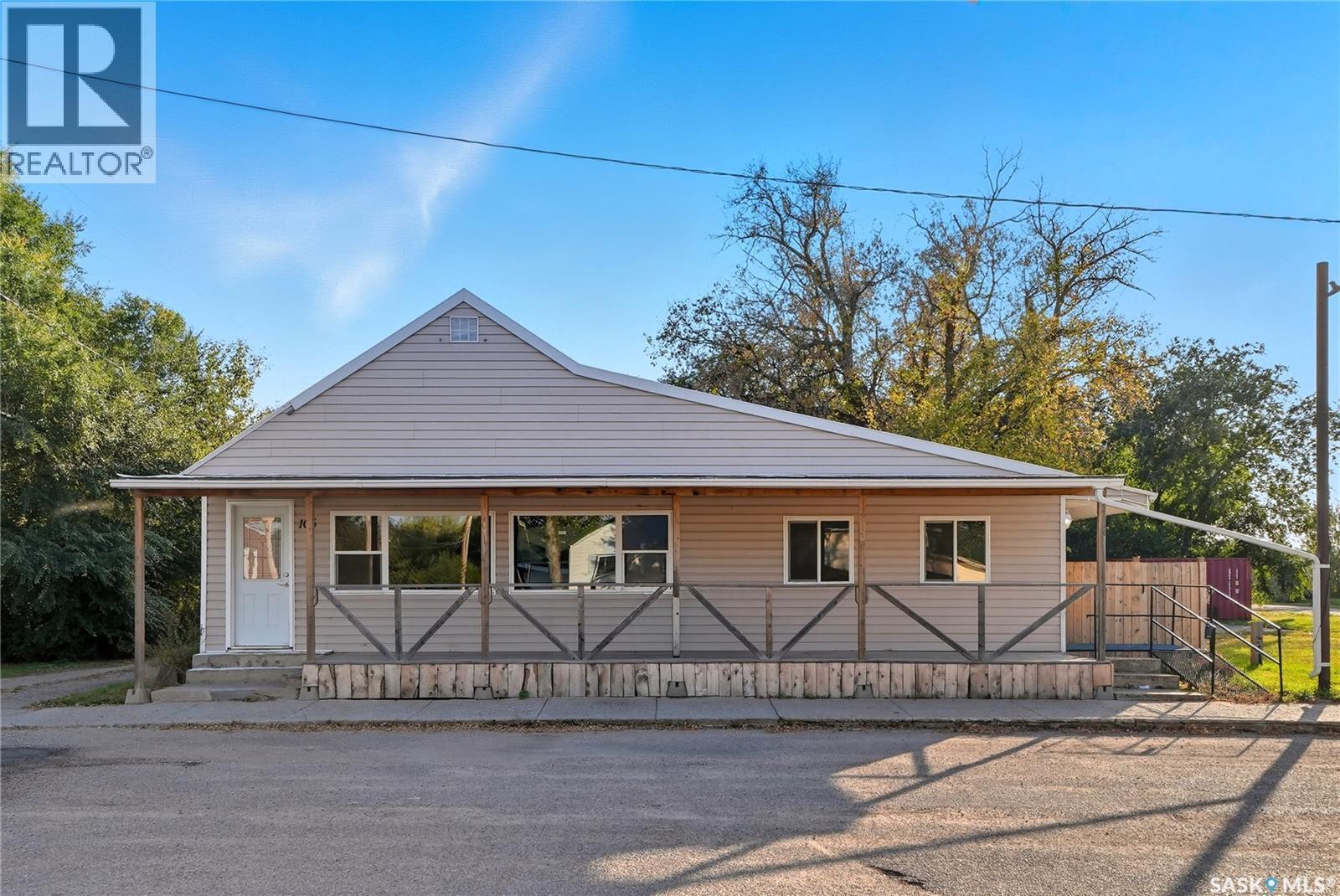 105 Main Street, Harris, SK - Outdoor