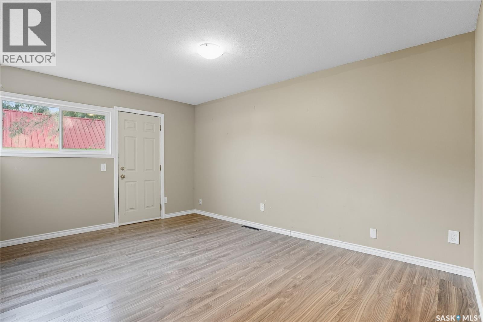 105 Main Street, Harris, SK - Indoor Photo Showing Other Room