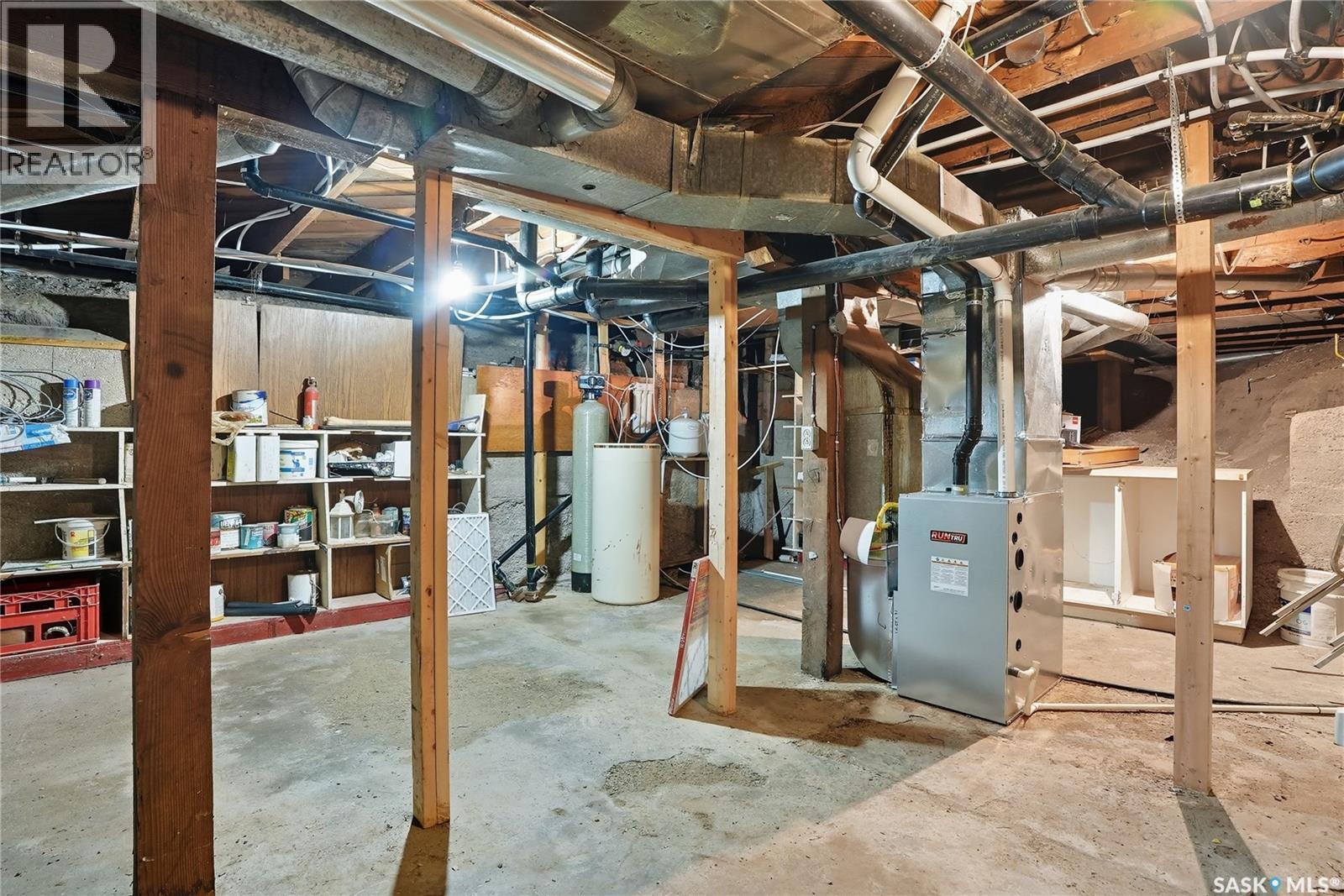 105 Main Street, Harris, SK - Indoor Photo Showing Basement