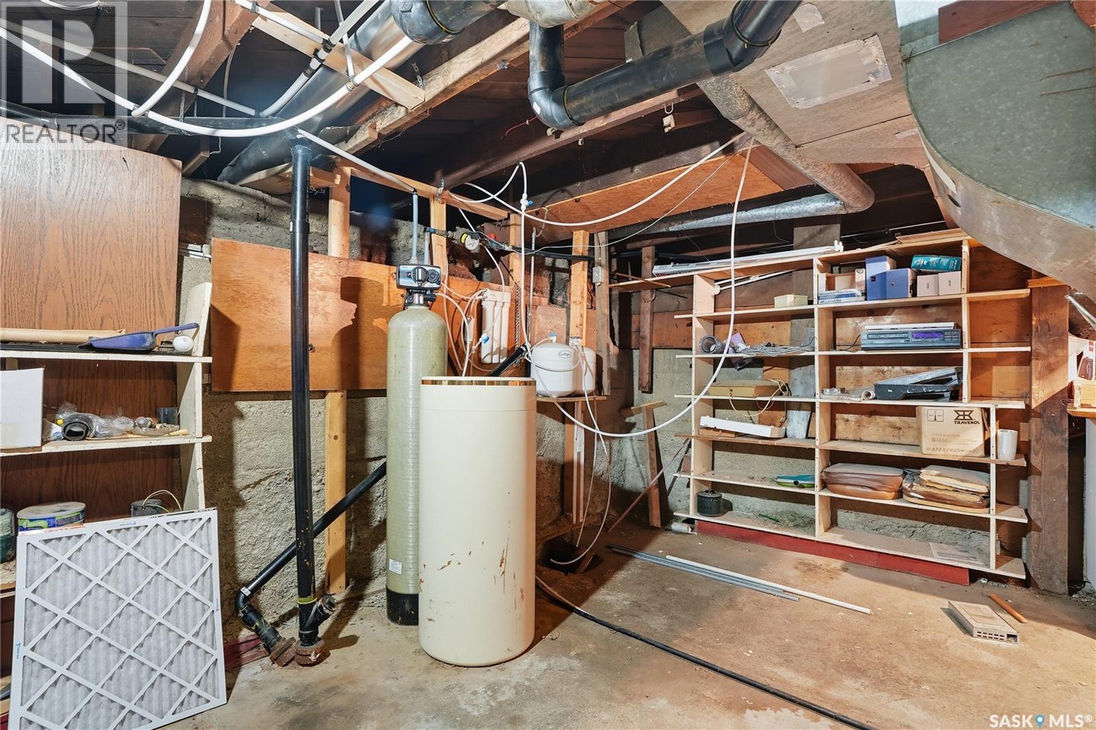 105 Main Street, Harris, SK - Indoor Photo Showing Basement