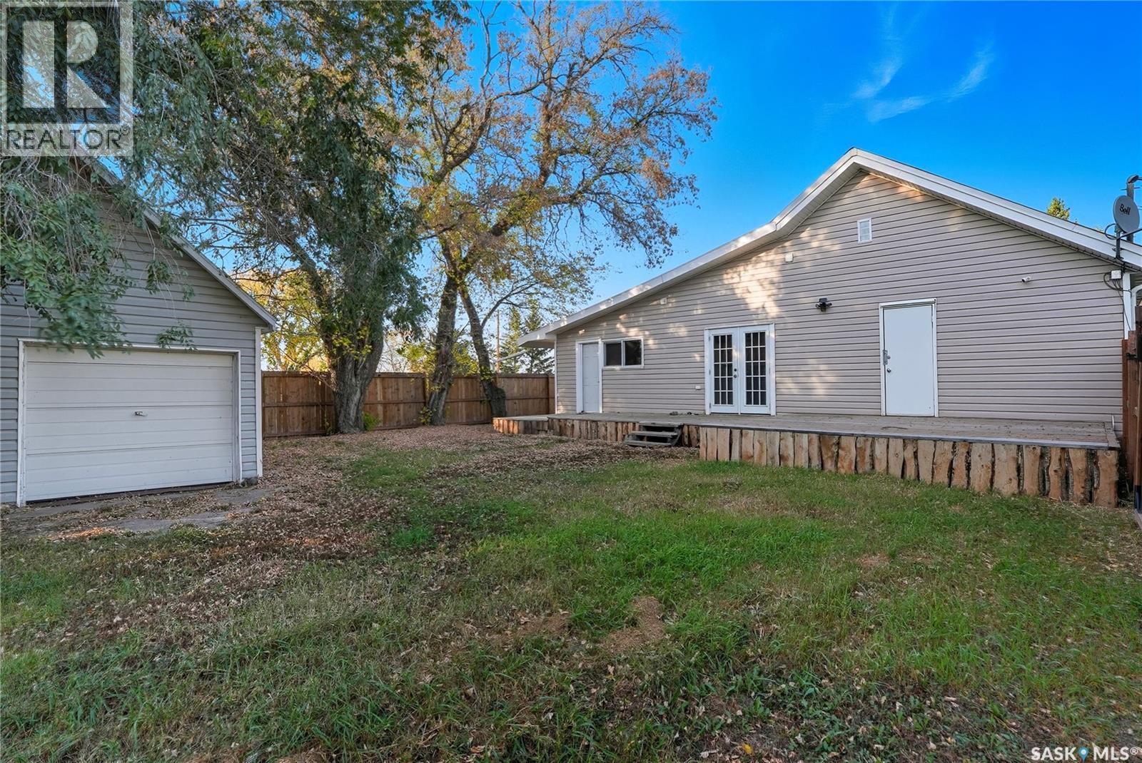 105 Main Street, Harris, SK - Outdoor