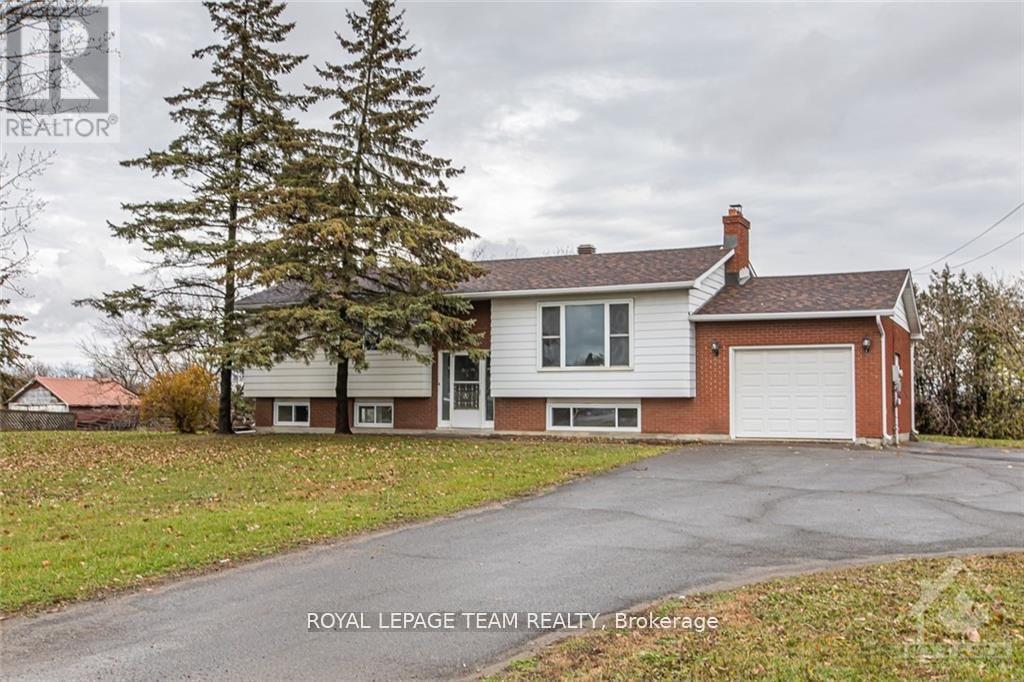 2082 Carp Road, Ottawa, ON