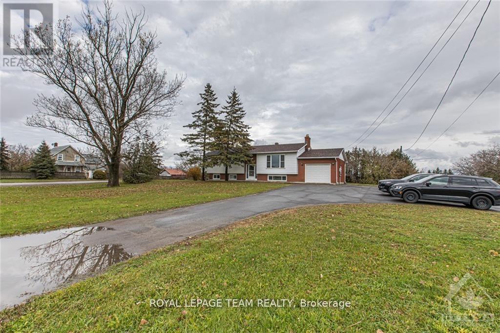 2082 Carp Road, Ottawa, ON