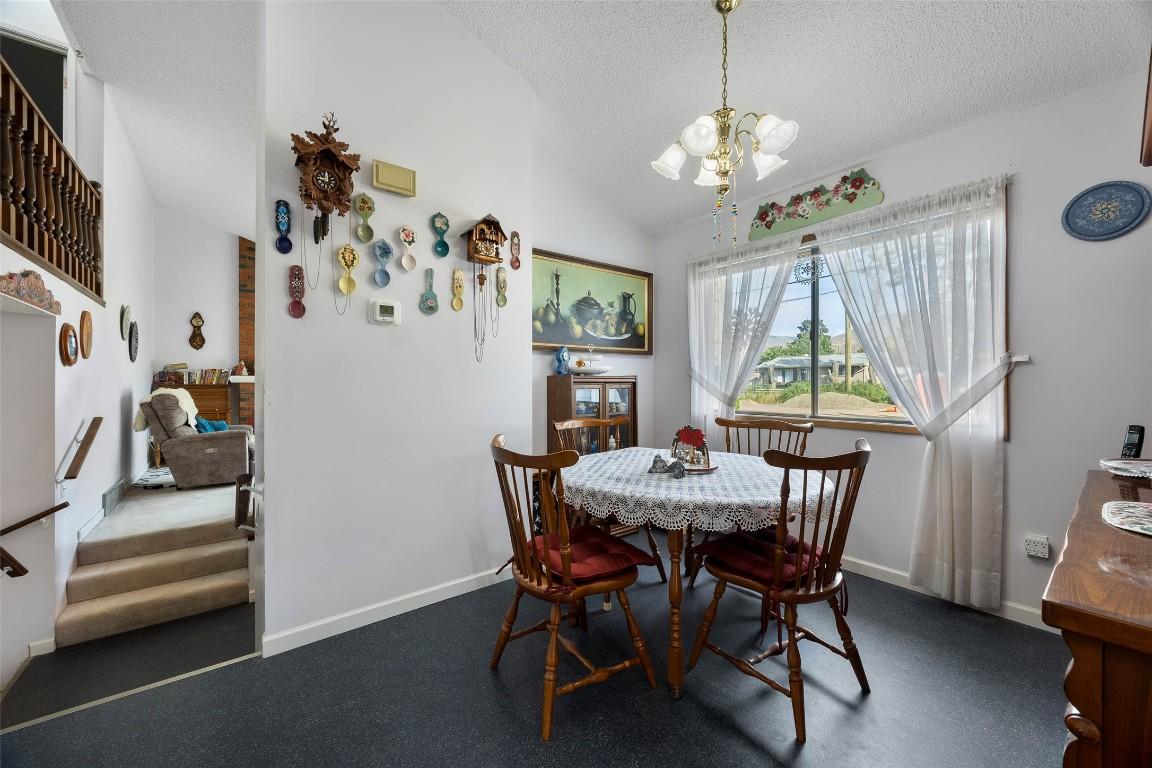2341 Tranquille Road, Kamloops, BC - Indoor Photo Showing Dining Room