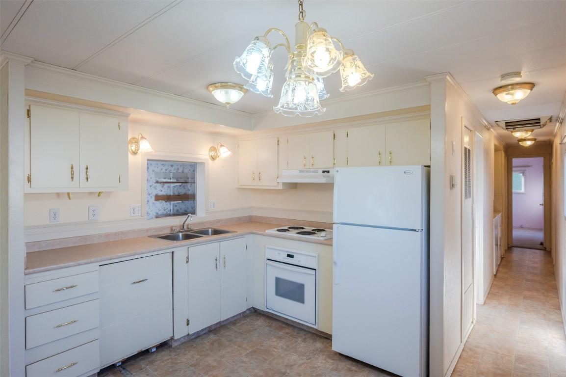 97-98 Okanagan Avenue, Penticton, BC