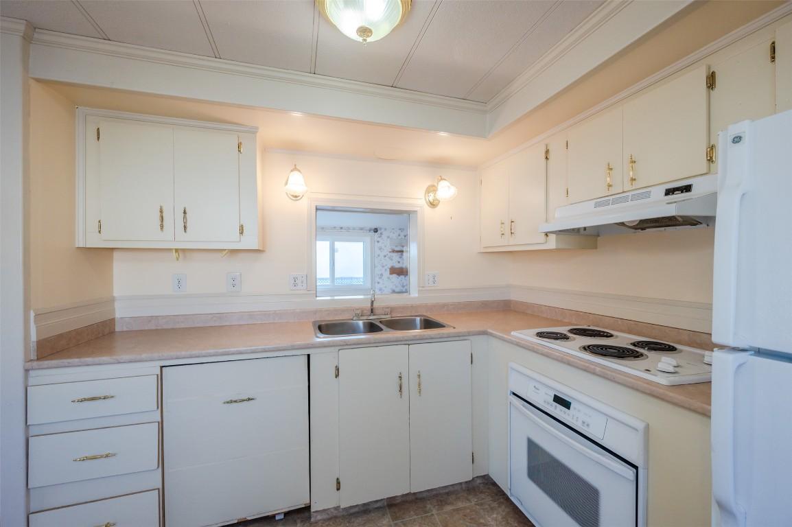 97-98 Okanagan Avenue, Penticton, BC