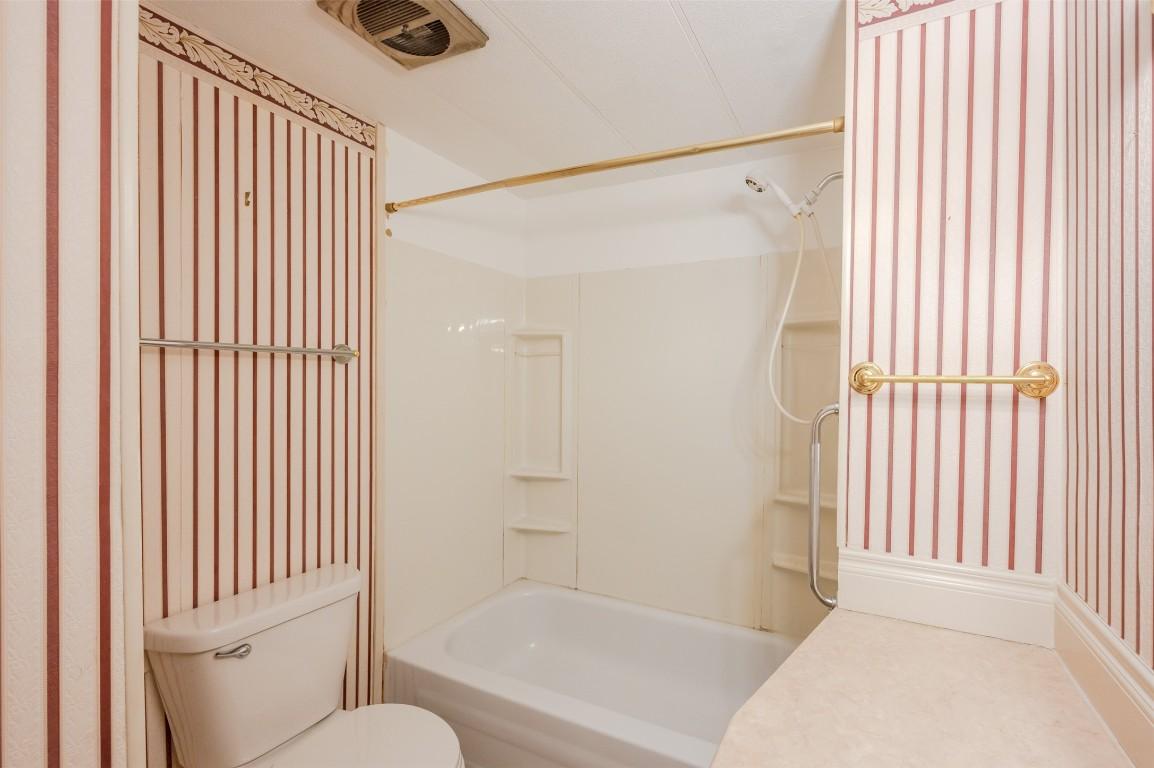 97-98 Okanagan Avenue, Penticton, BC