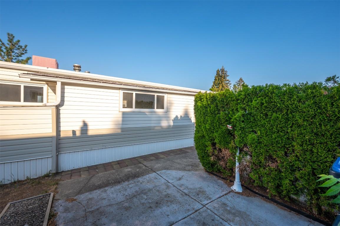 97-98 Okanagan Avenue, Penticton, BC