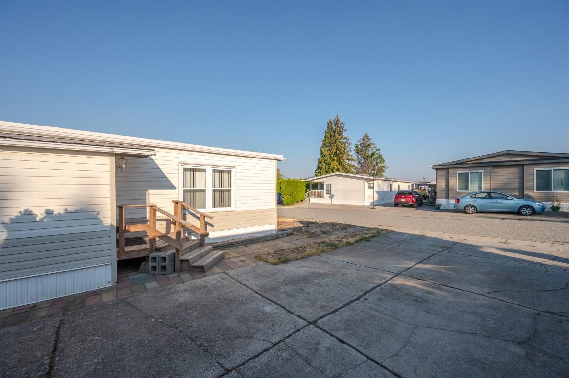 97-98 Okanagan Avenue, Penticton, BC