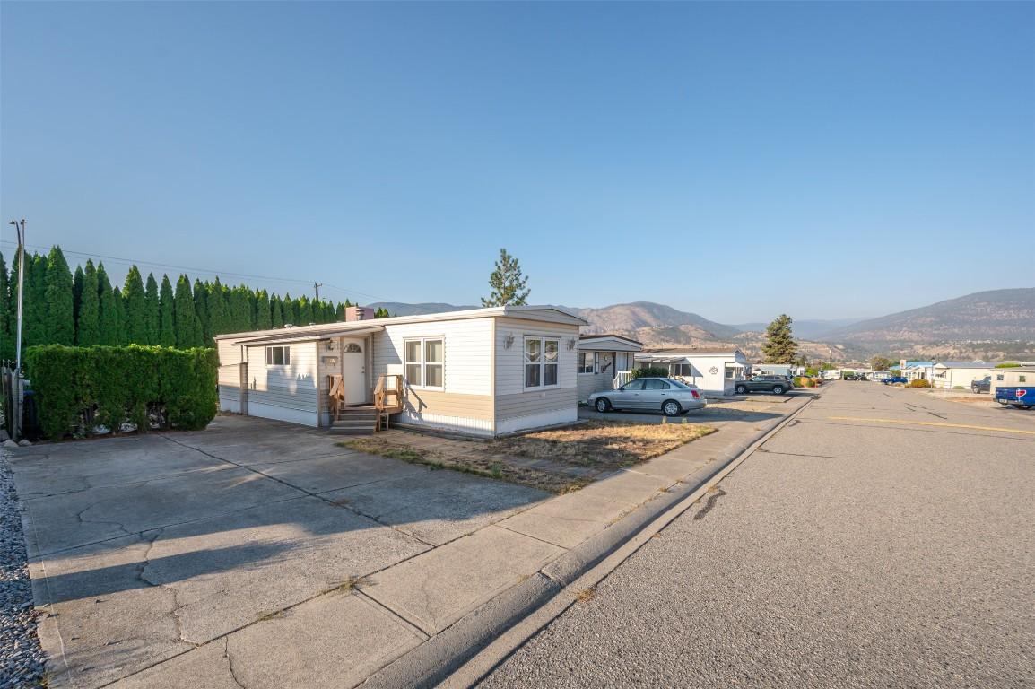 97-98 Okanagan Avenue, Penticton, BC