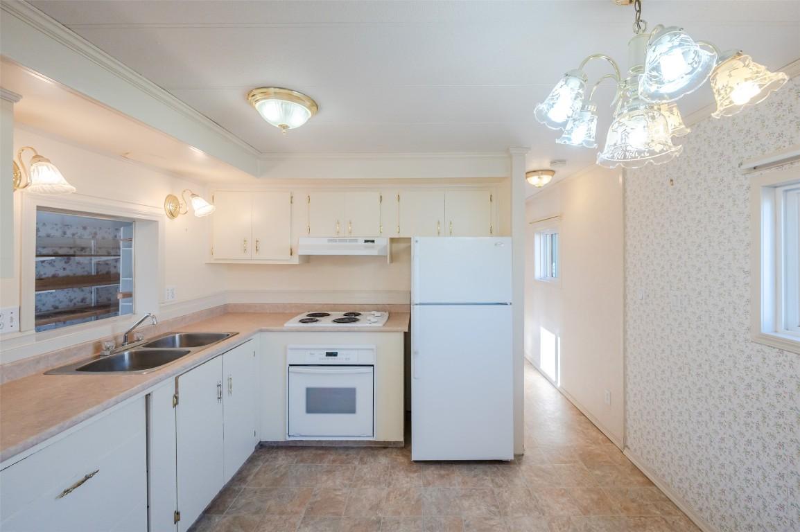 97-98 Okanagan Avenue, Penticton, BC