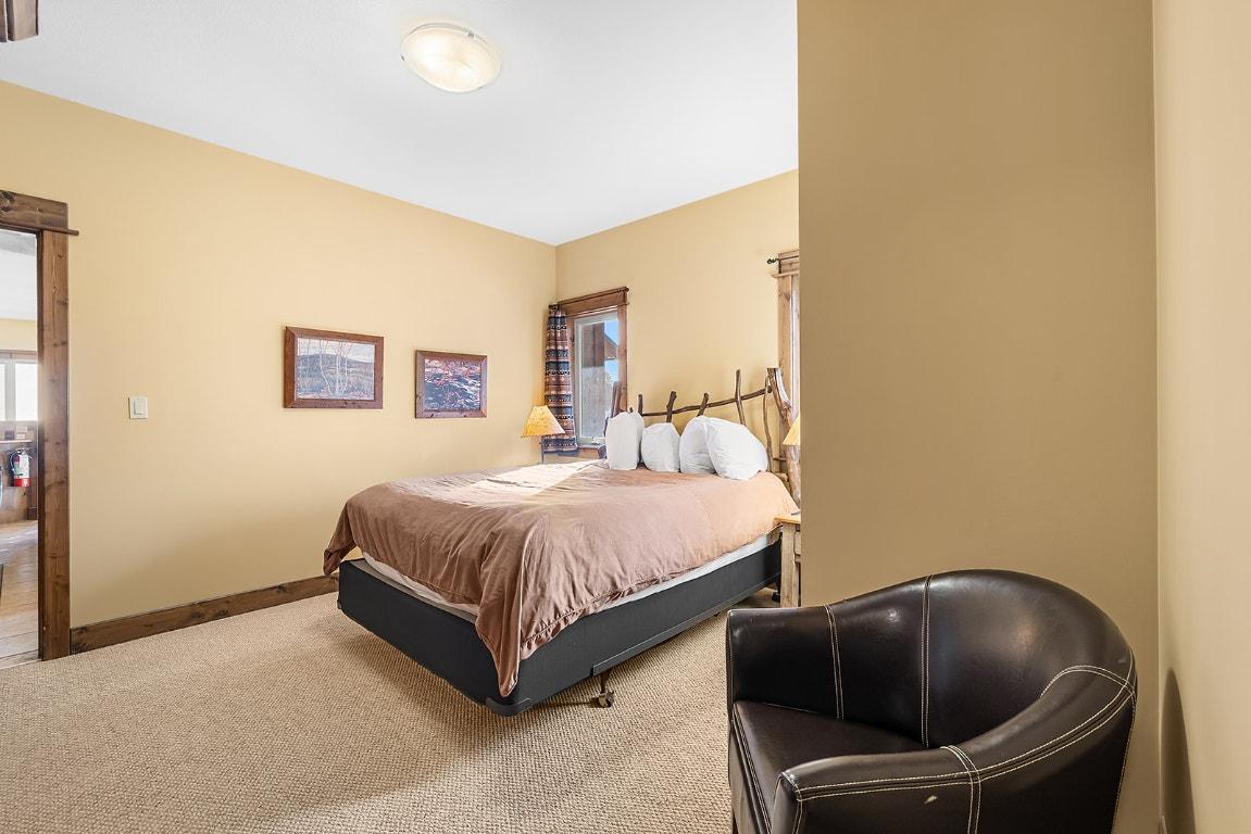 G1-C-1351 Gerry Sorensen Way, Kimberley, BC - Indoor Photo Showing Bedroom