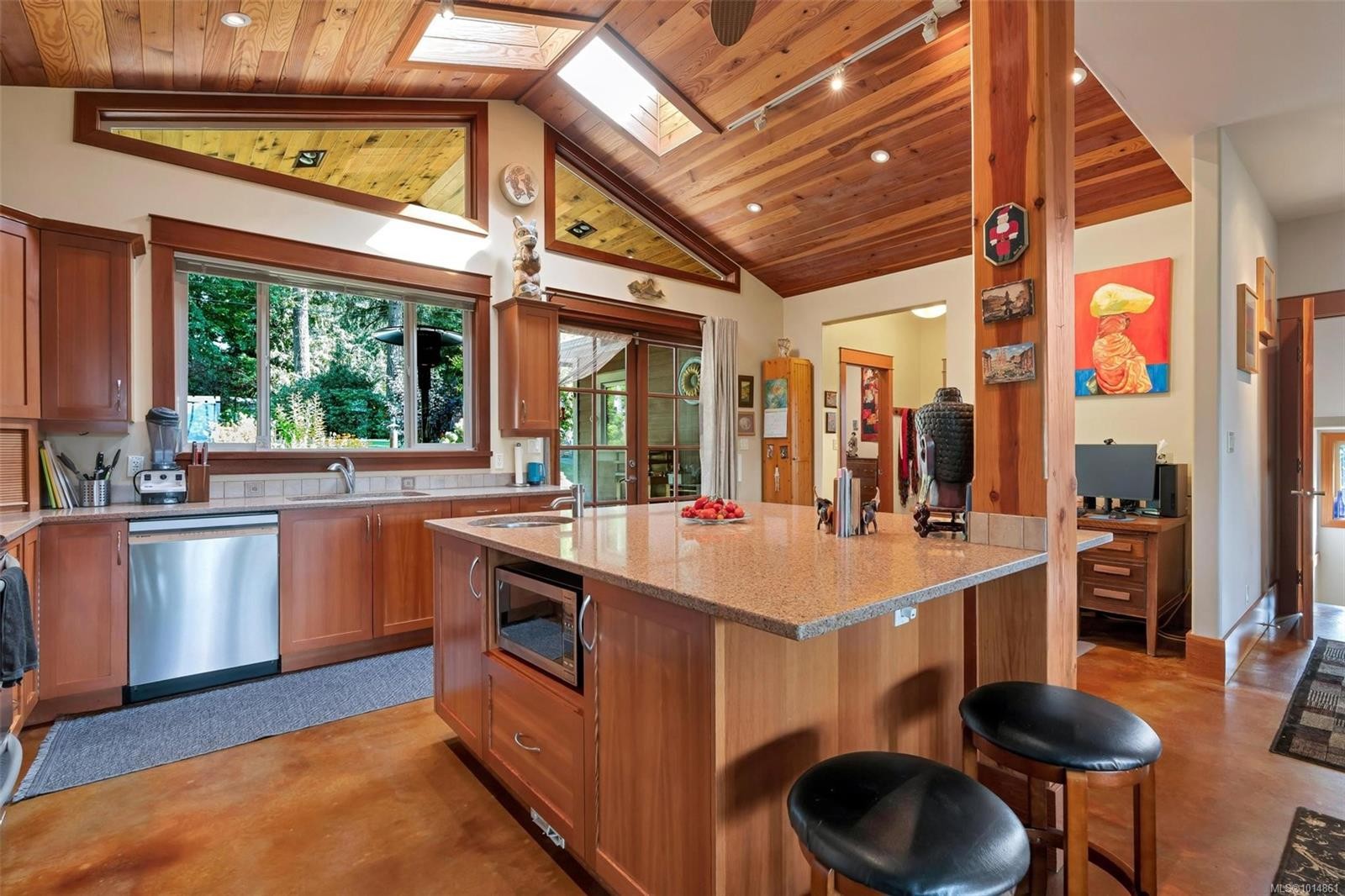 1870 Munsie Rd, Shawnigan Lake, BC