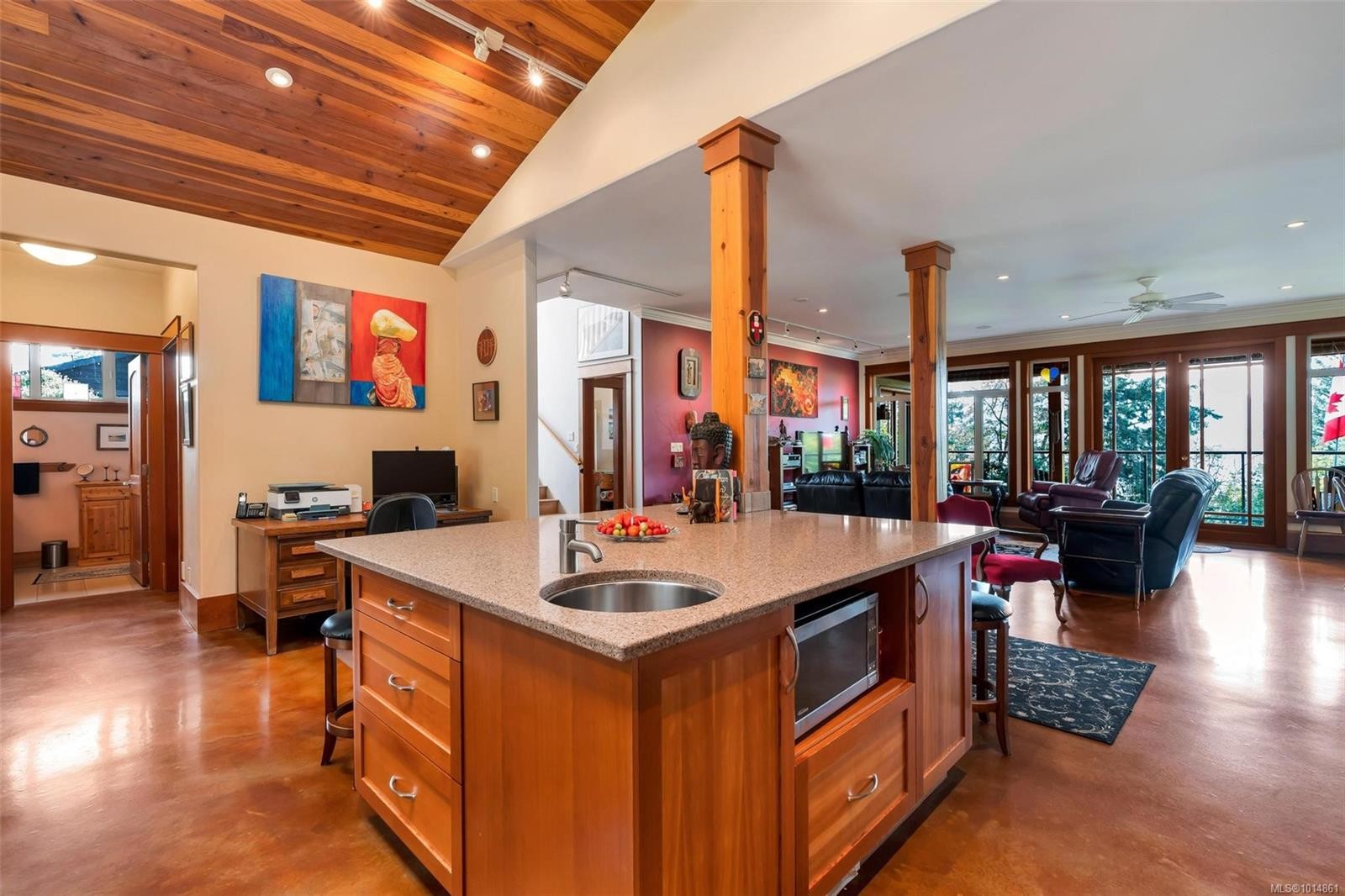 1870 Munsie Rd, Shawnigan Lake, BC