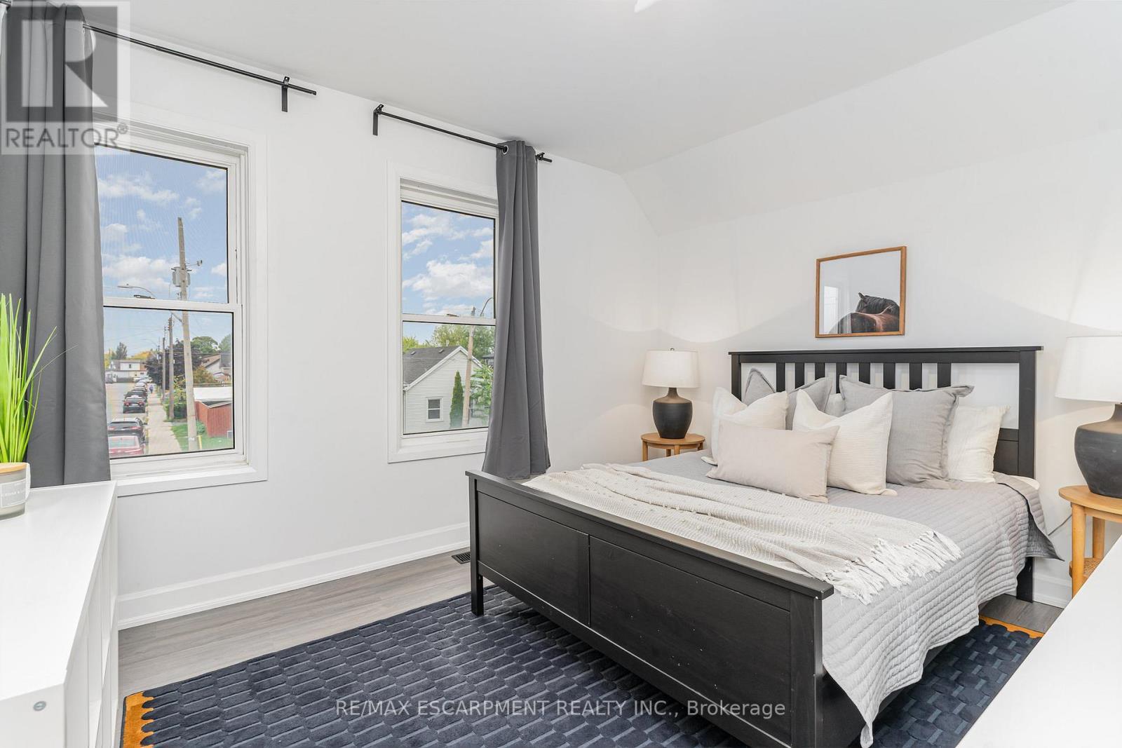 4 Robins Avenue, Hamilton, ON - Indoor Photo Showing Bedroom