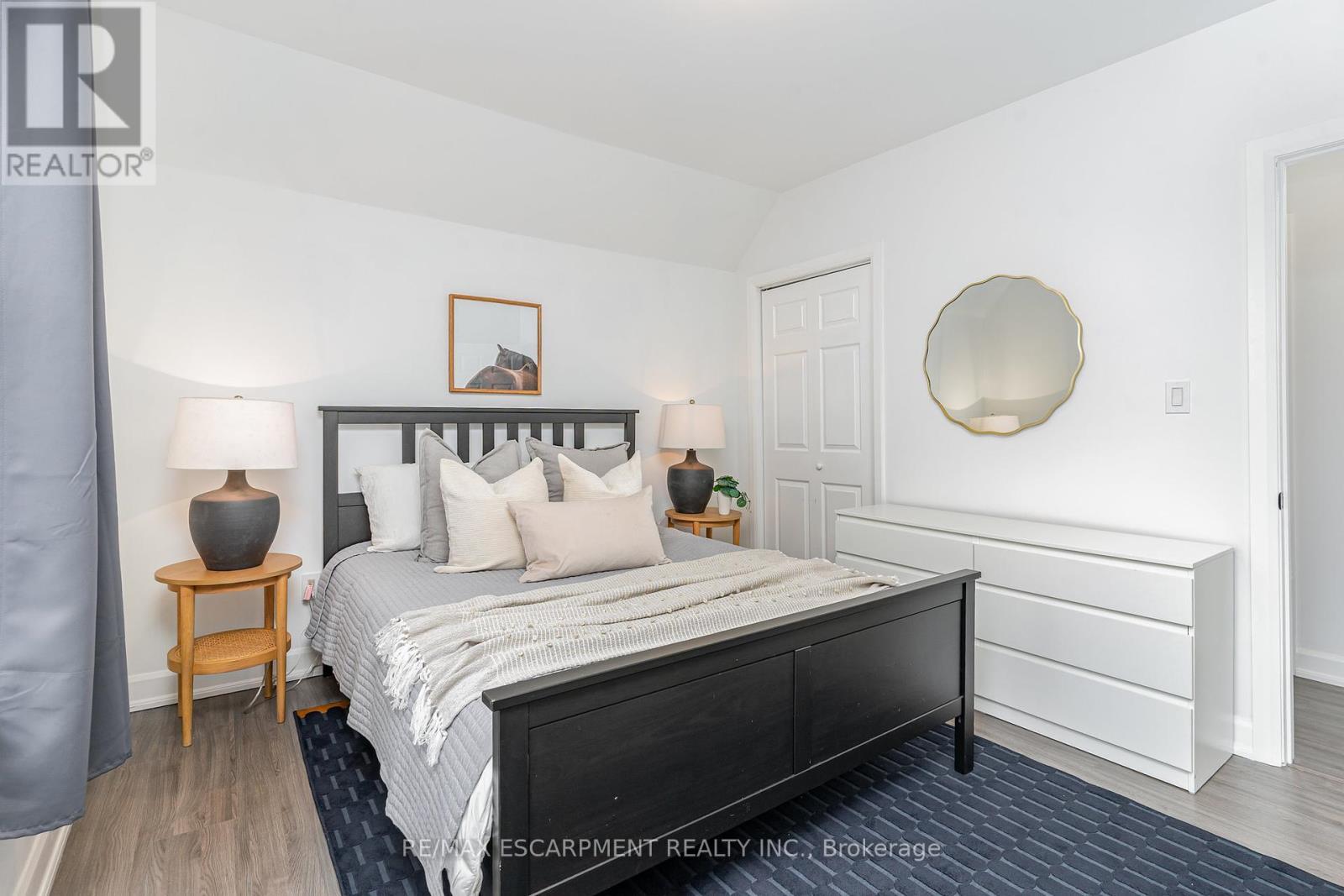 4 Robins Avenue, Hamilton, ON - Indoor Photo Showing Bedroom