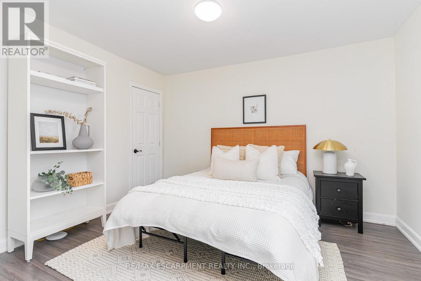 4 Robins Avenue, Hamilton, ON - Indoor Photo Showing Bedroom