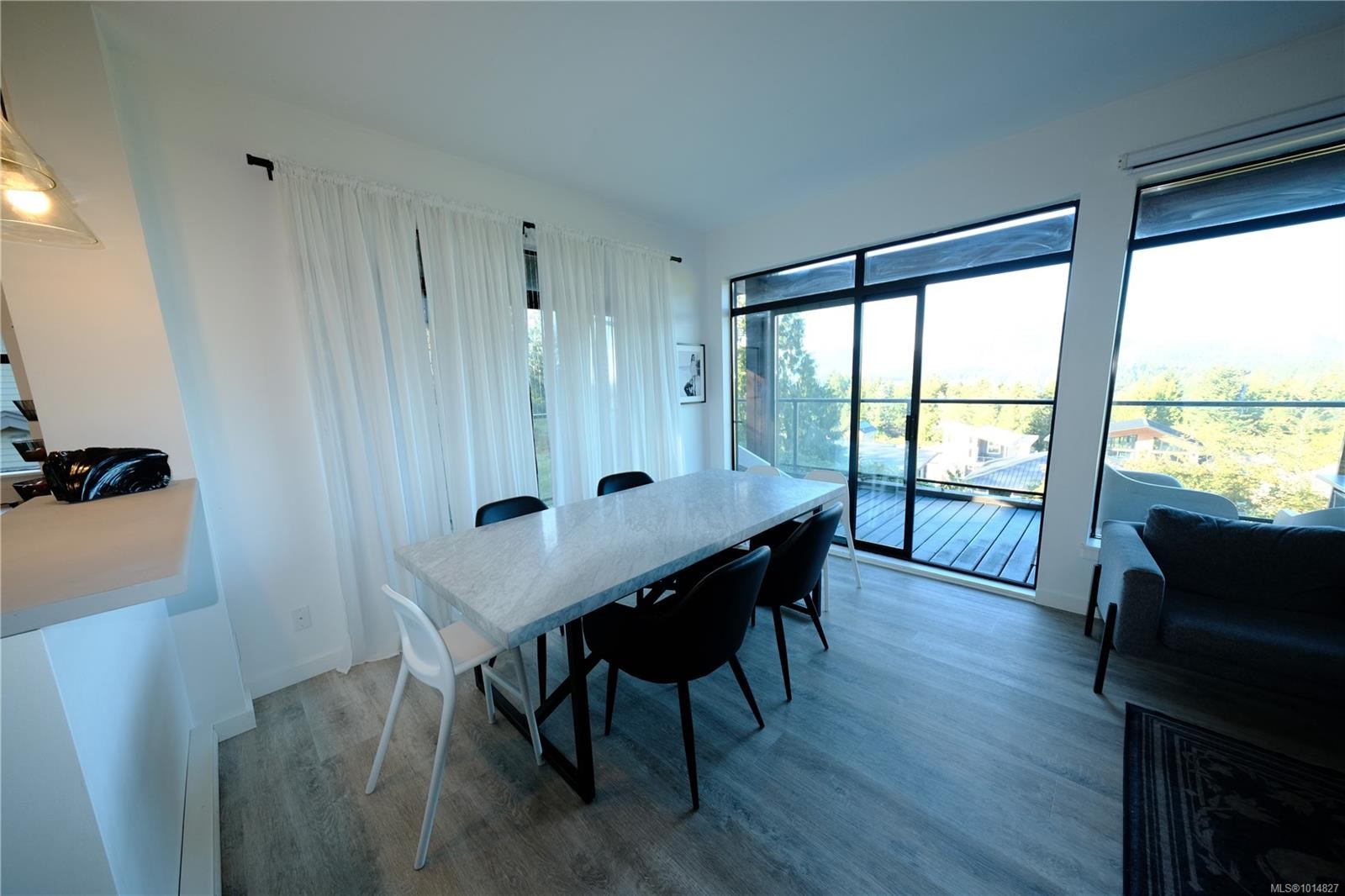 204-591 Pfeiffer Cres, Tofino, BC - Indoor