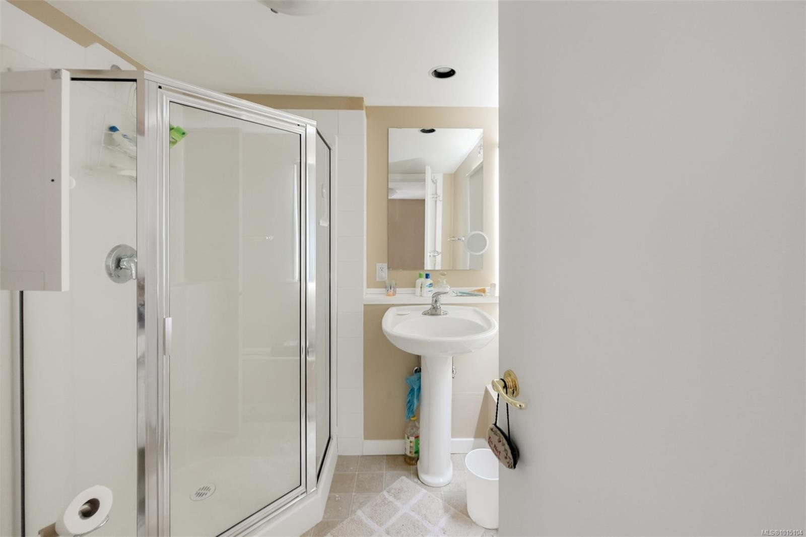 5037 Cordova Bay Rd, Saanich, BC