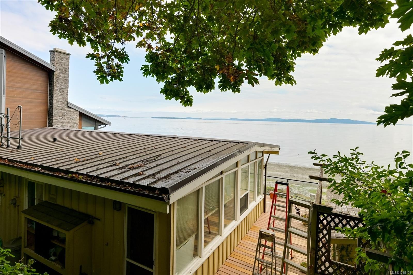 5037 Cordova Bay Rd, Saanich, BC