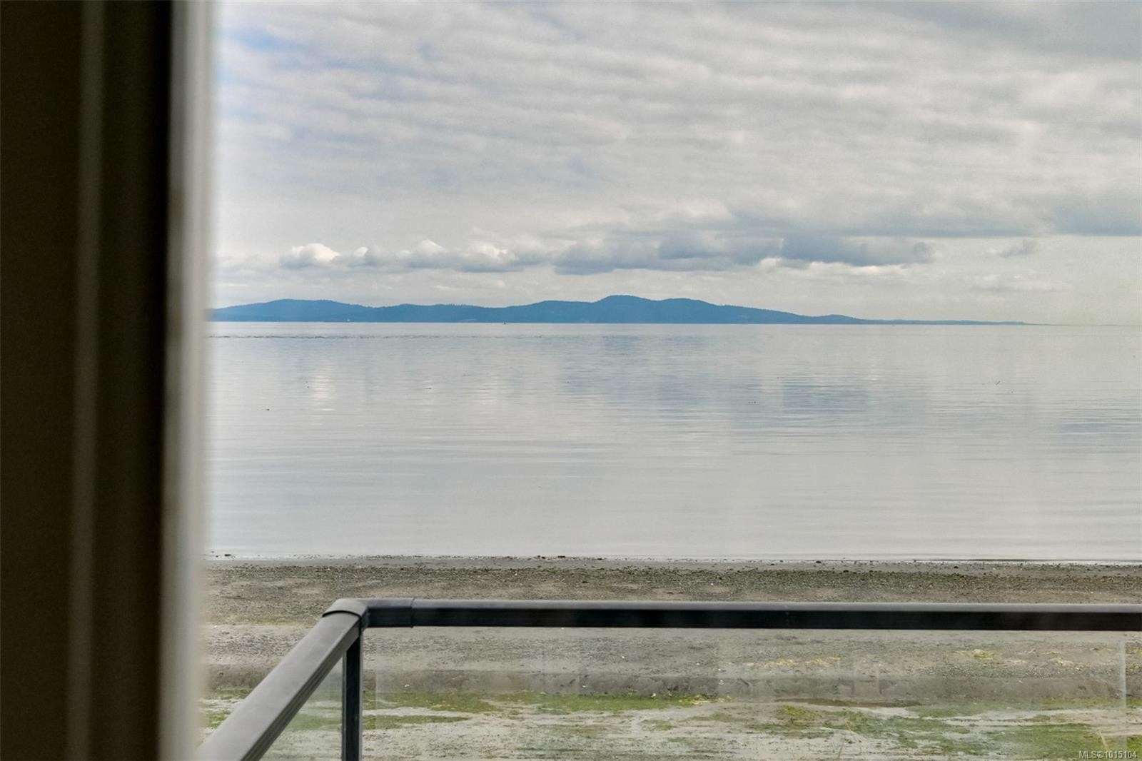 5037 Cordova Bay Rd, Saanich, BC