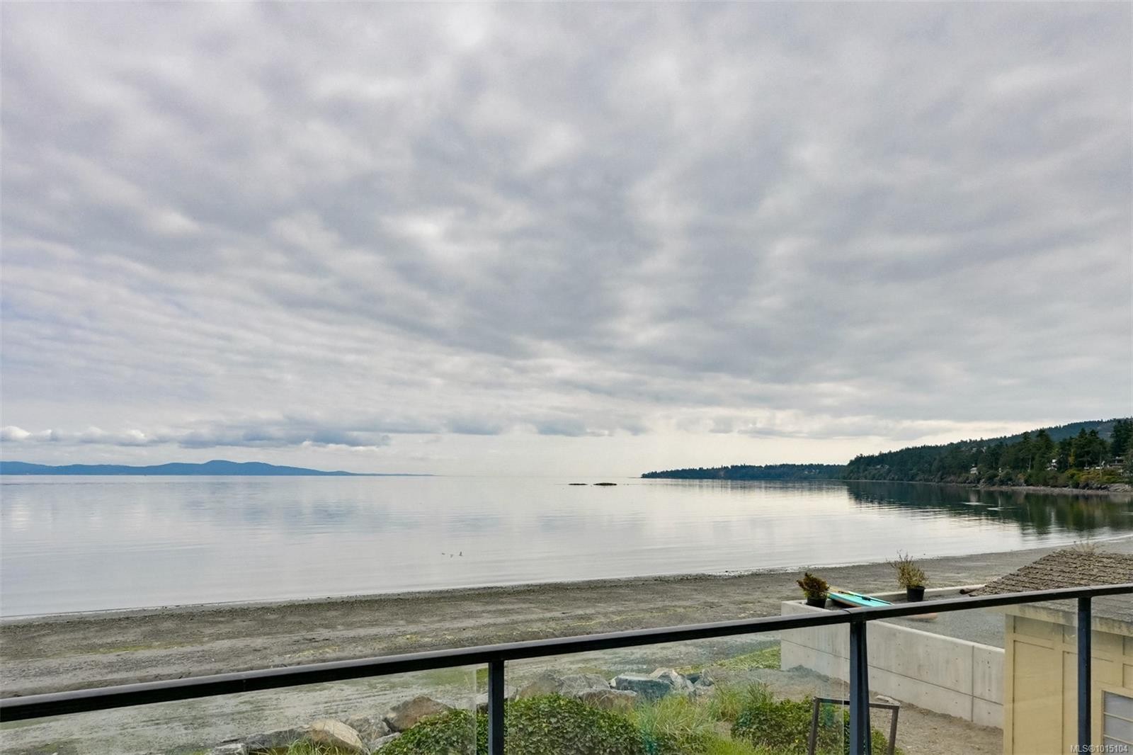 5037 Cordova Bay Rd, Saanich, BC