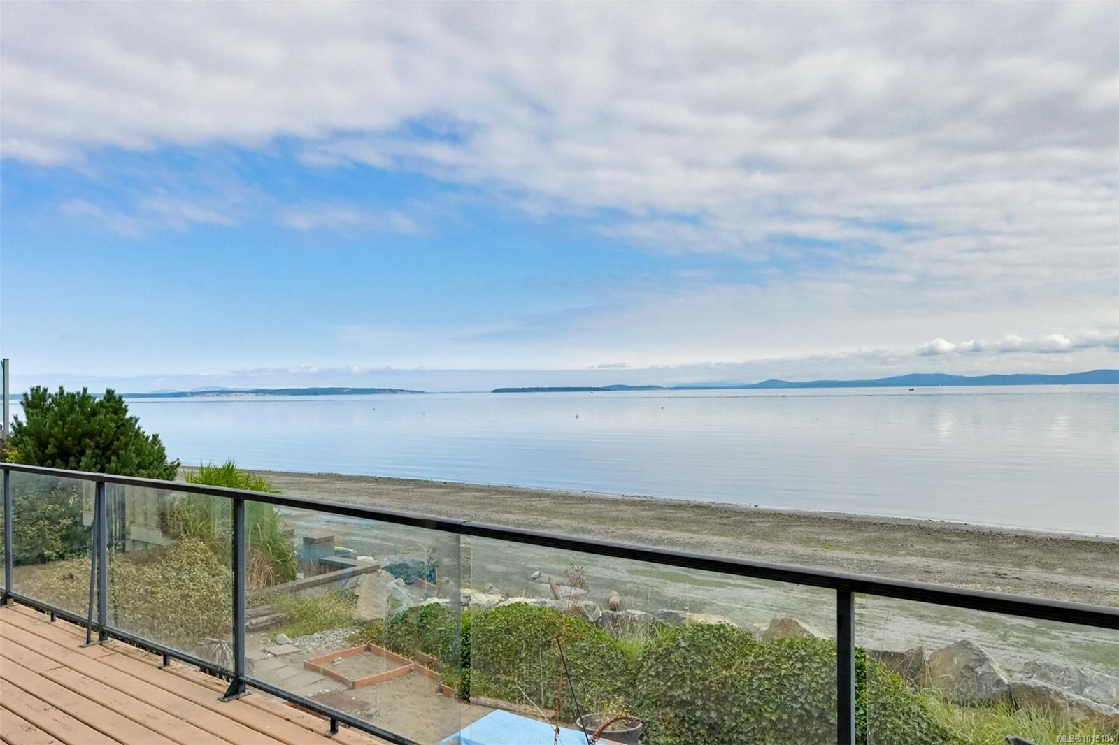 5037 Cordova Bay Rd, Saanich, BC
