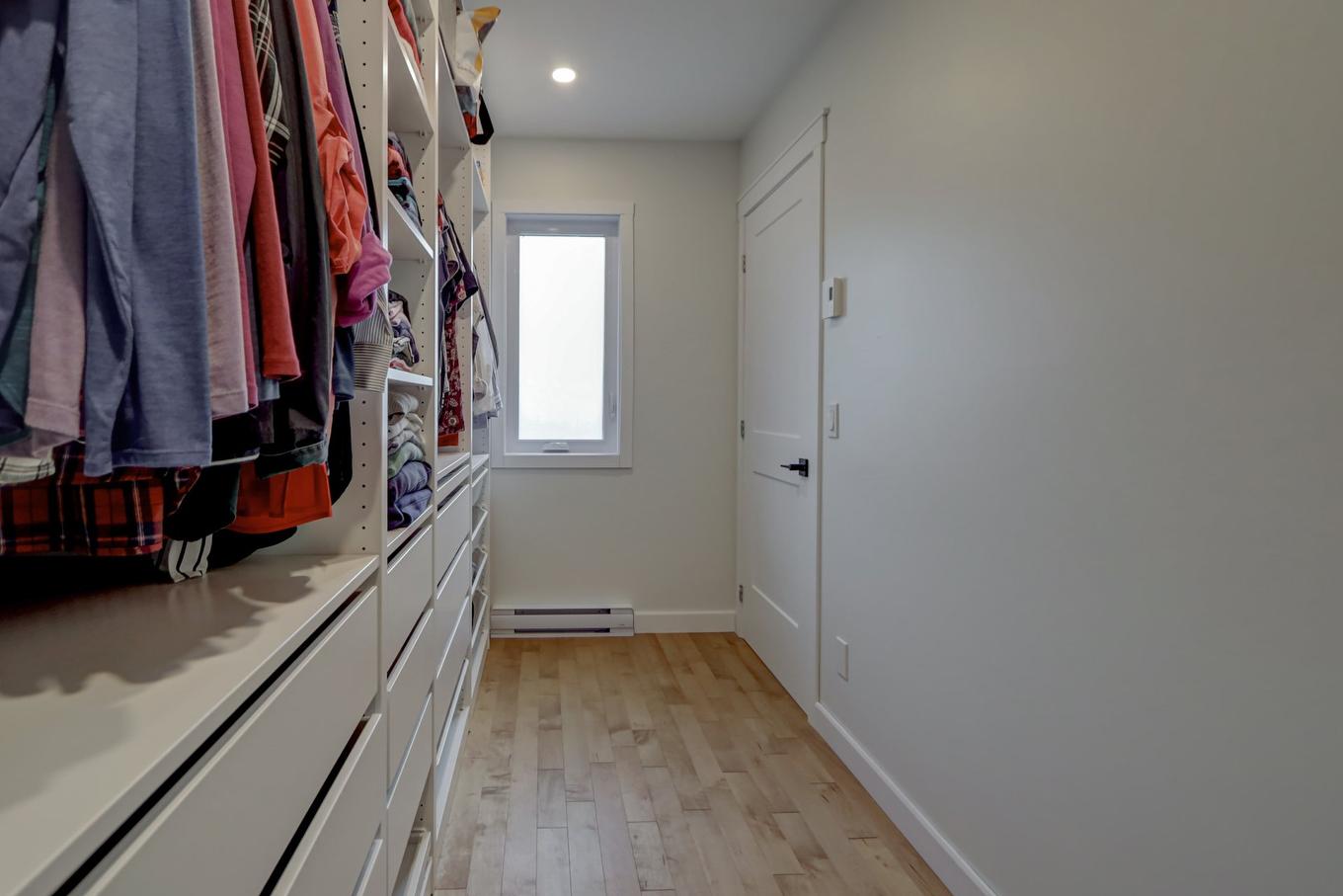 Walk-in closet - 181 Mtée Du Coteau, Lantier, QC - Indoor