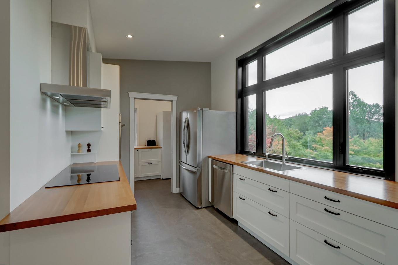 Kitchen - 181 Mtée Du Coteau, Lantier, QC - Indoor Photo Showing Kitchen