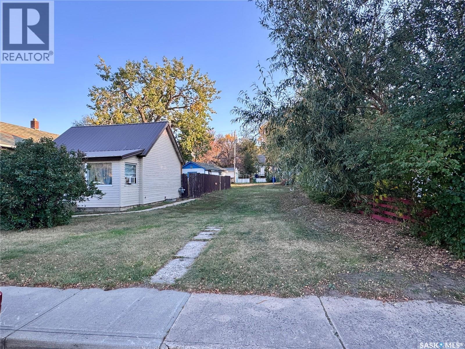 239 Iroquois Street W, Moose Jaw, SK