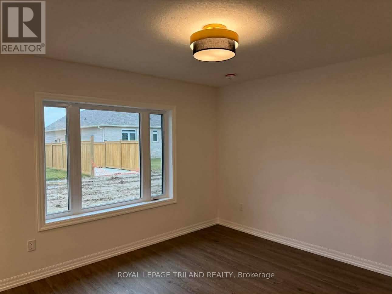 14 Harrow Lane, St. Thomas, ON - Indoor Photo Showing Other Room