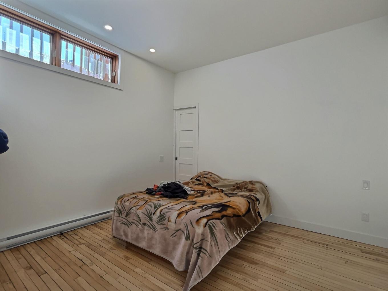 Logement - 321 - 327 Rue Des Forges, Trois-Rivières, QC - Indoor Photo Showing Bedroom