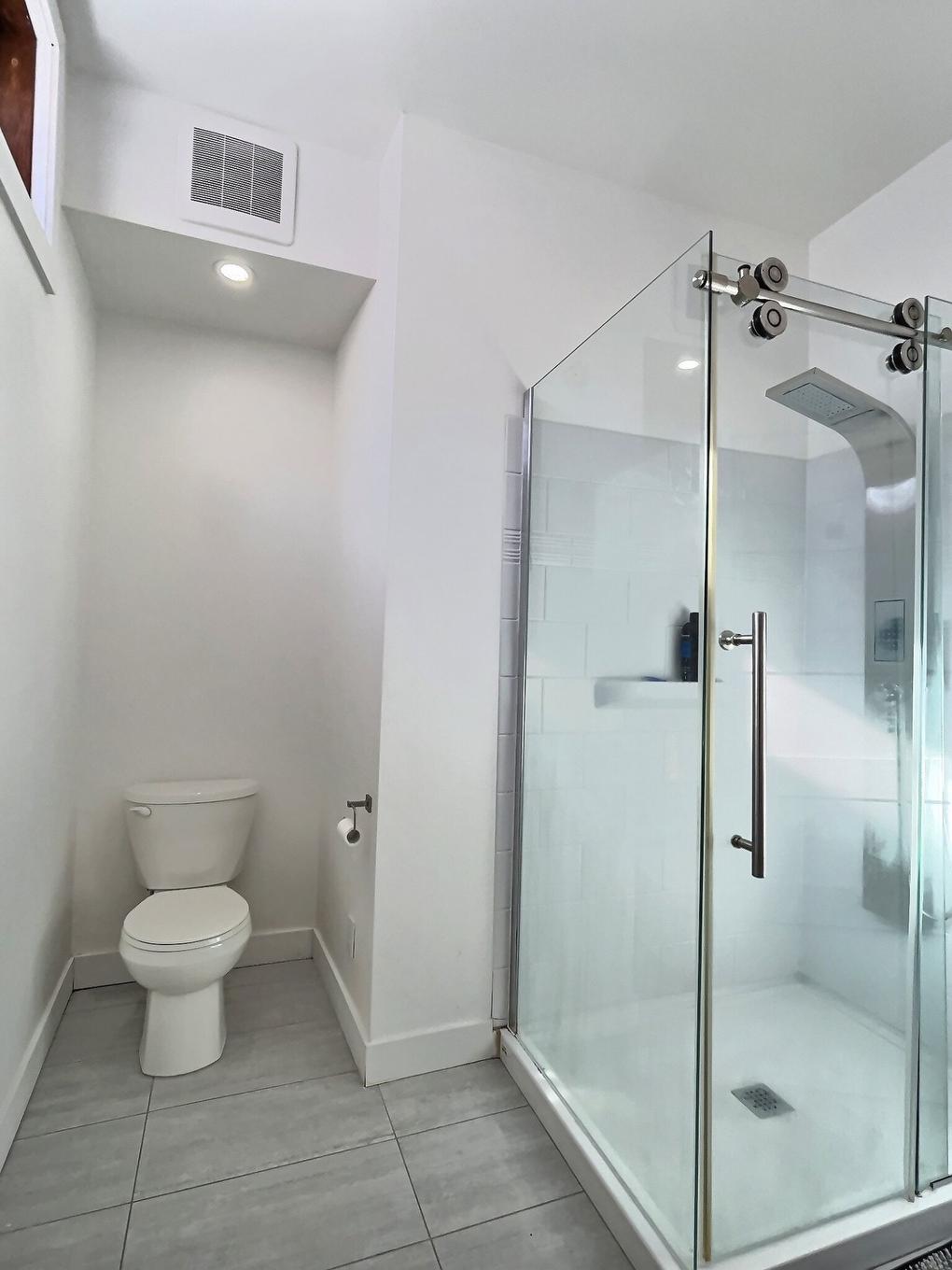 Logement - 321 - 327 Rue Des Forges, Trois-Rivières, QC - Indoor Photo Showing Bathroom