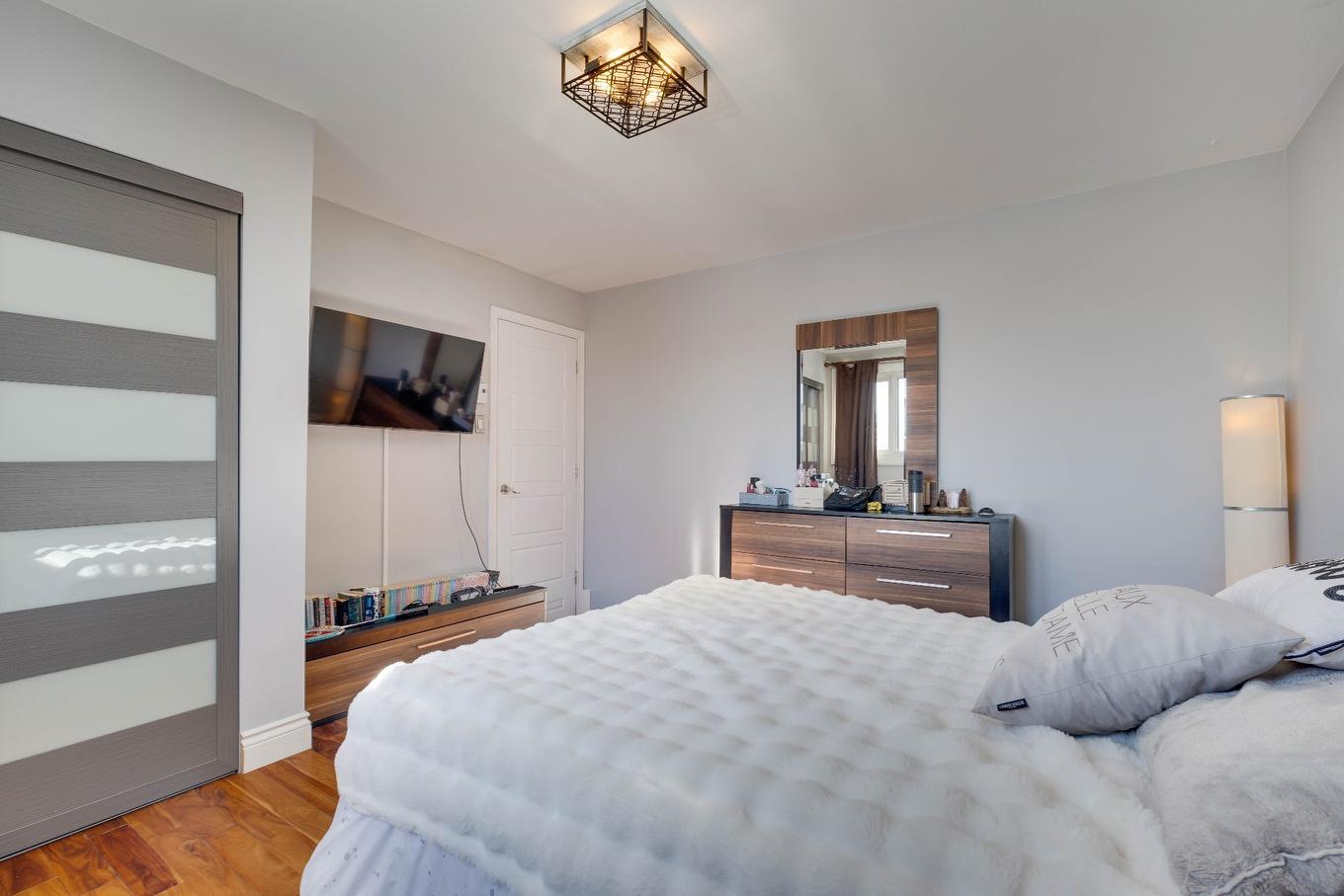 Bedroom - 4629 Rue Laprade, Laval (Chomedey), QC - Indoor Photo Showing Bedroom