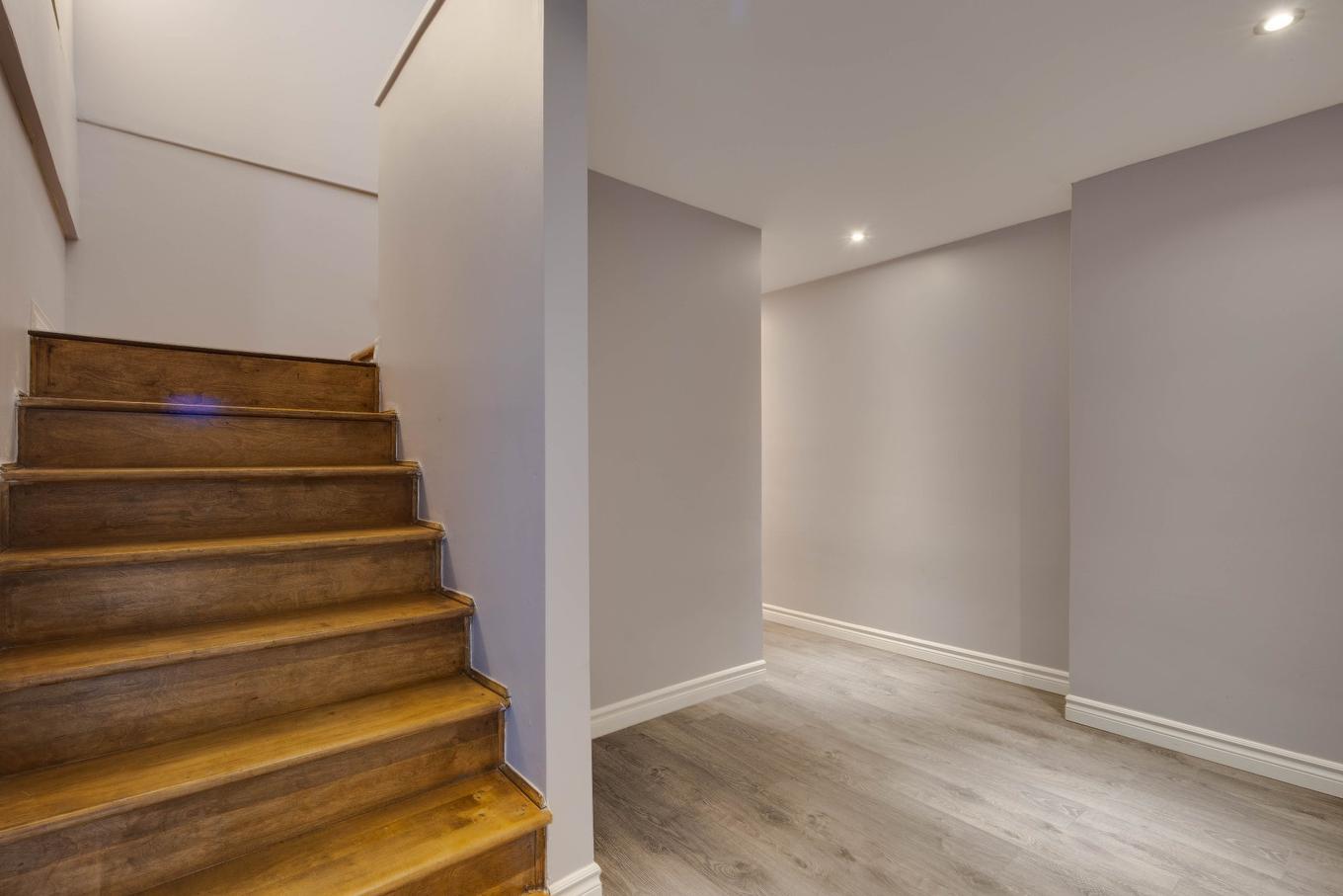 Staircase - 4629 Rue Laprade, Laval (Chomedey), QC - Indoor Photo Showing Other Room