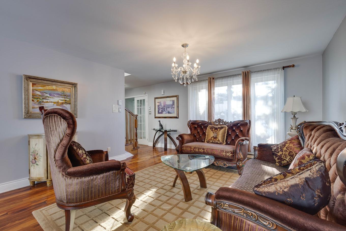 Living room - 4629 Rue Laprade, Laval (Chomedey), QC - Indoor Photo Showing Living Room