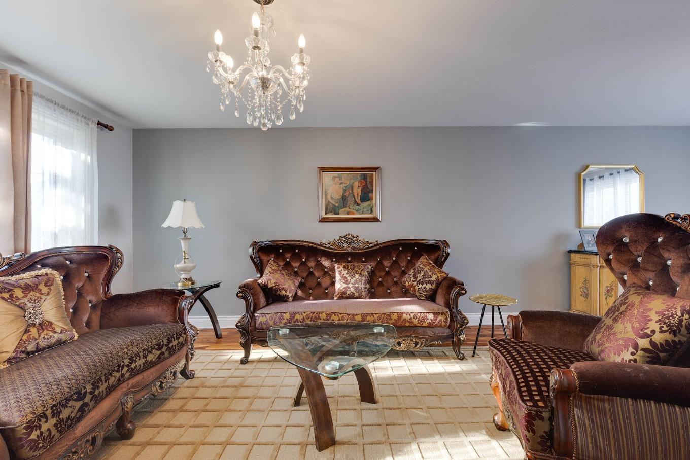 Living room - 4629 Rue Laprade, Laval (Chomedey), QC - Indoor Photo Showing Living Room