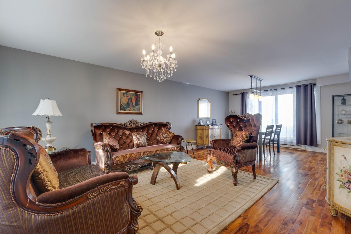 Living room - 4629 Rue Laprade, Laval (Chomedey), QC - Indoor Photo Showing Living Room