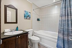 Ensuite bathroom -