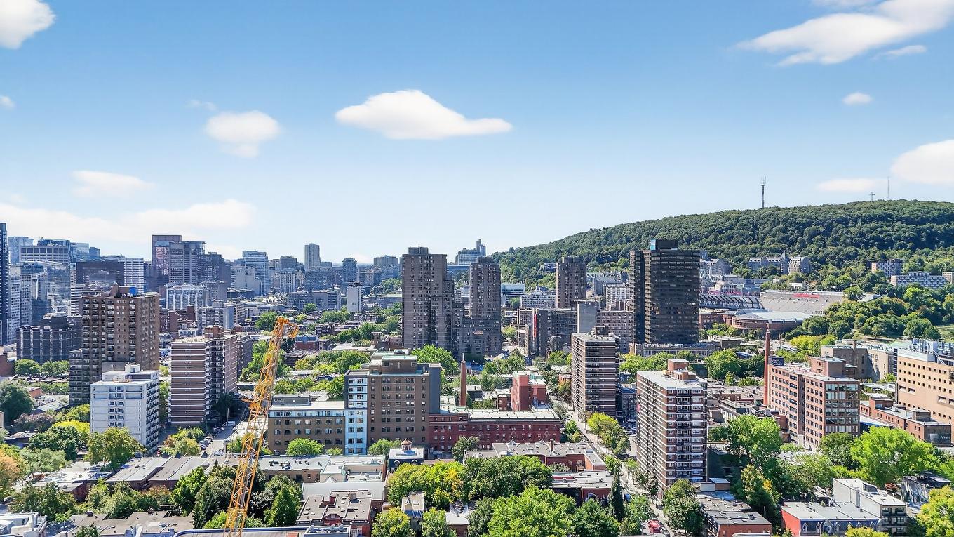 Aerial photo - 3526 Av. Coloniale, Montréal (Le Plateau-Mont-Royal), QC - Outdoor With View