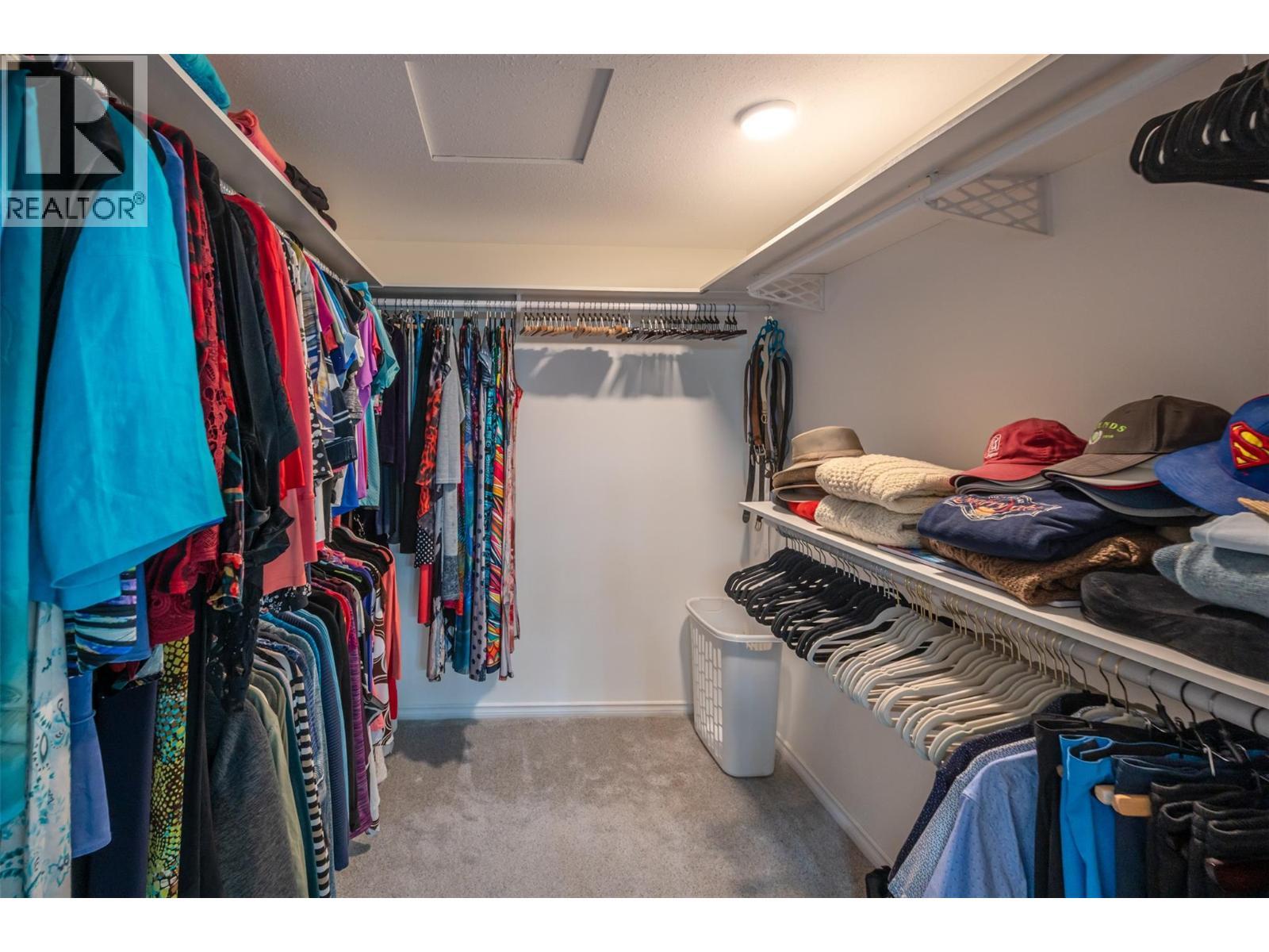 11702 Golf Course Drive, Osoyoos, BC - Indoor With Storage