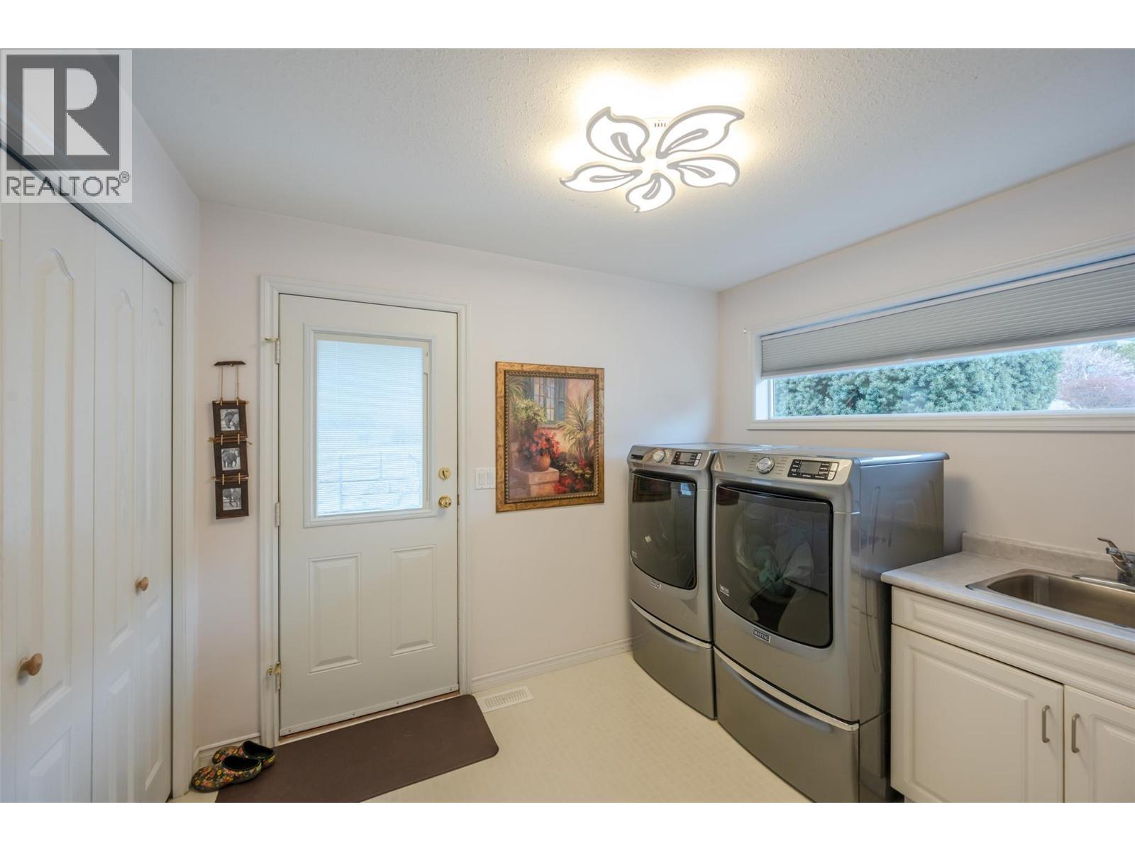 11702 Golf Course Drive, Osoyoos, BC - Indoor Photo Showing Laundry Room