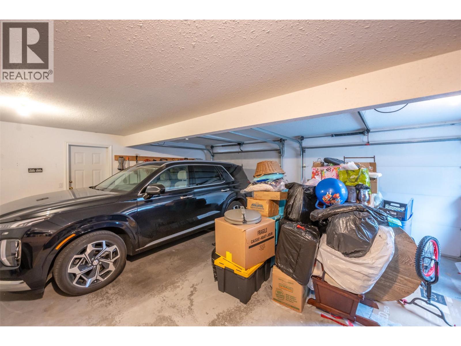 11702 Golf Course Drive, Osoyoos, BC - Indoor Photo Showing Garage