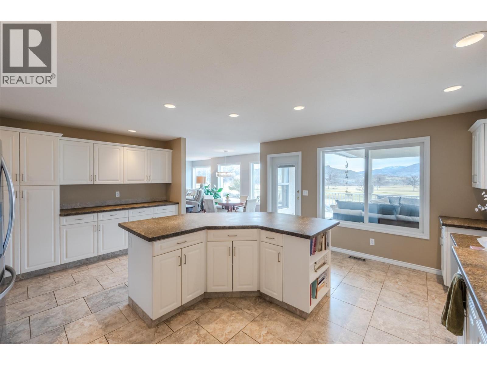 11702 Golf Course Drive, Osoyoos, BC - Indoor Photo Showing Kitchen