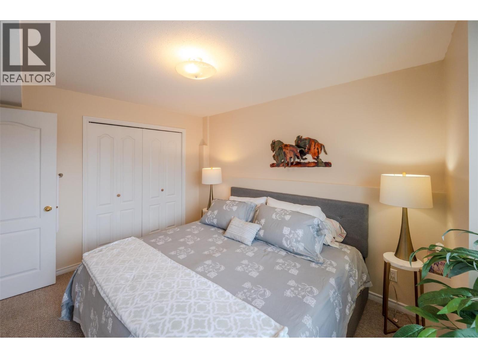 11702 Golf Course Drive, Osoyoos, BC - Indoor Photo Showing Bedroom